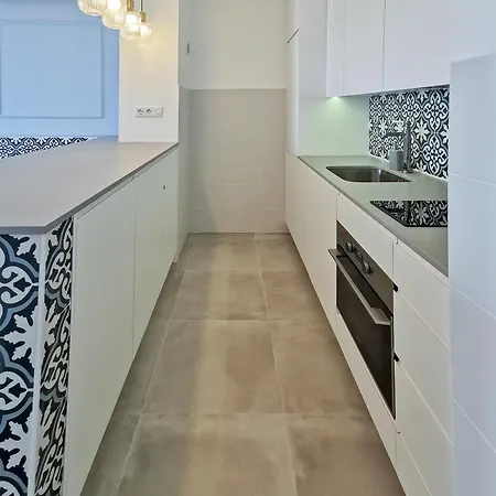 Royal Panorama Penthouse アパート アロナ